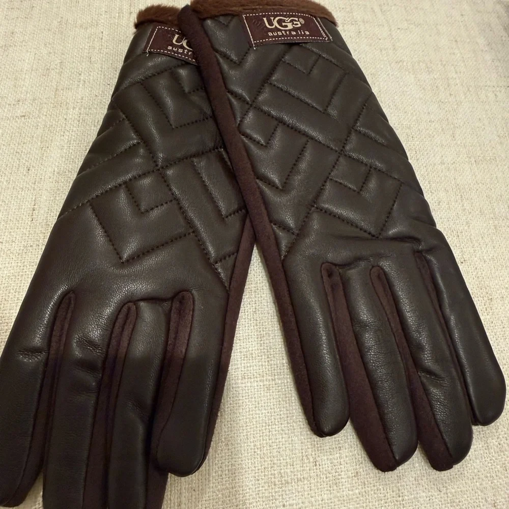 UGG Men's Dark Brown Quilted Gloves